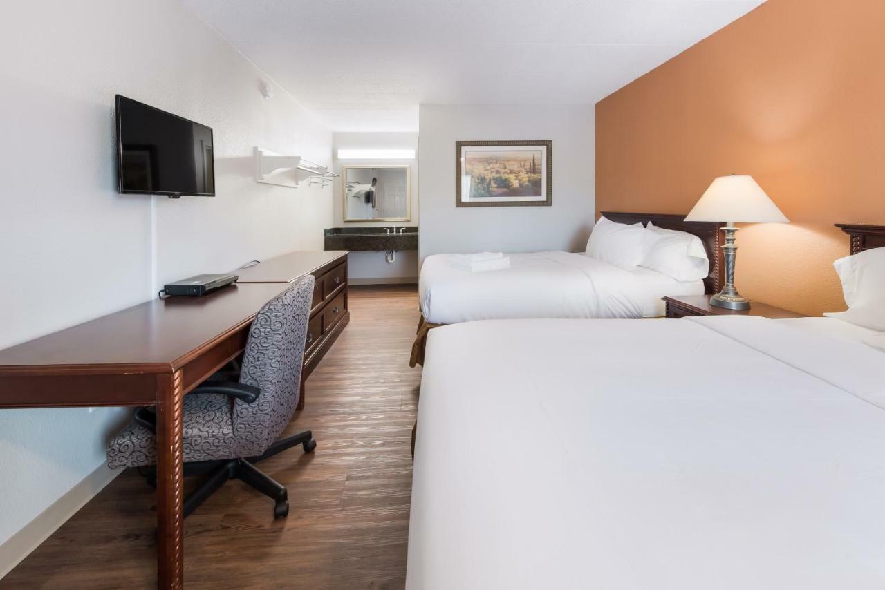 Americas Best Value Inn Columbus Exterior photo